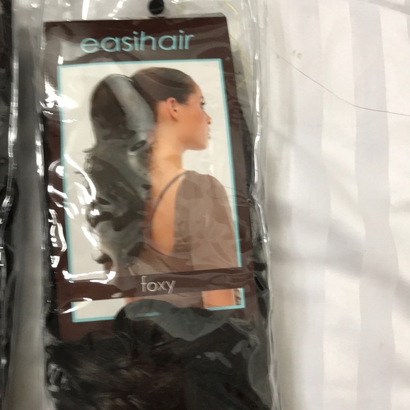 Easihair Synthetic Ponytail. FOXY color 6 - Picture 1 of 3